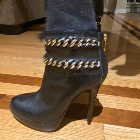 Tory Burch booties - Picture 12 of 14